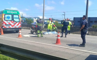 Motociclista perde a vida após colisão com caminhão em trecho da BR-101, em Balneário Camboriú