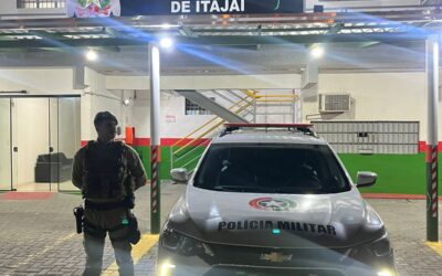 Polícia Militar de Itajaí captura homem com mandado de prisão ativo no Centro de Itajaí