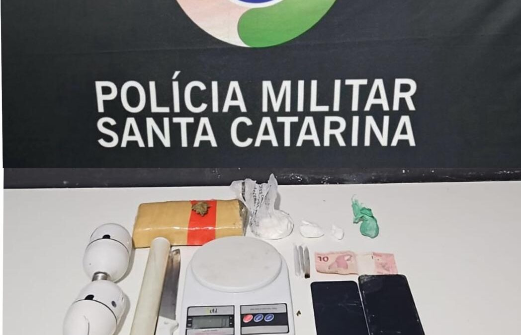 Duas mulheres são presas por tráfico de drogas após operação da Polícia Militar em Itajaí