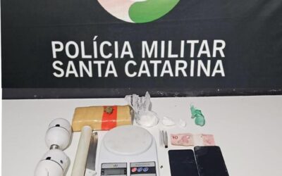 Duas mulheres são presas por tráfico de drogas após operação da Polícia Militar em Itajaí