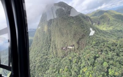 Pertences de jovem desaparecido no Pico Jurapê são encontrados em sobrevoo