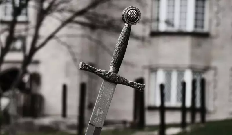 THE WITCHER EM SC: Homem ataca irmã com uma espada por disputa de herança em Lages