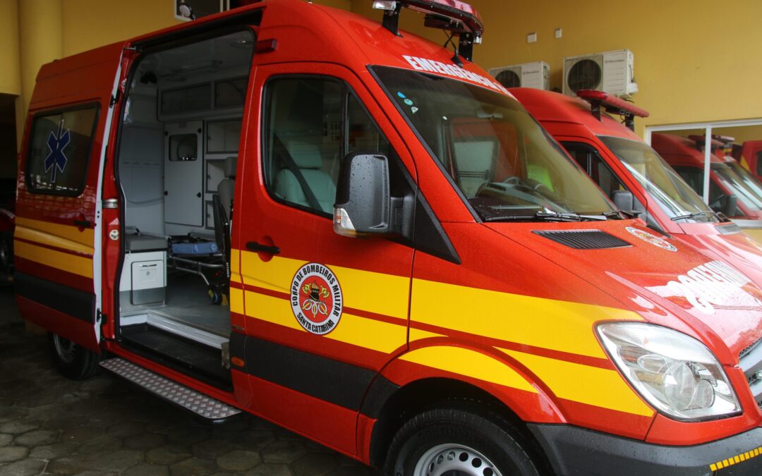 Colisão traseira na BR-280 mobiliza bombeiros em Araquari