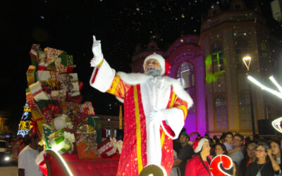 Rua Hercílio Luz fica lotada para abertura no Natal EnCanto 2024