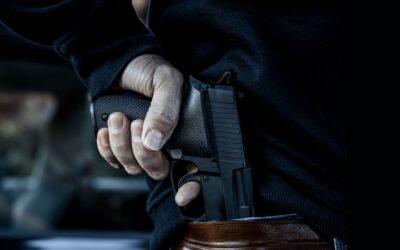 Falso policial é preso ao tentar entrar em estabelecimento com arma de fogo em Itajaí