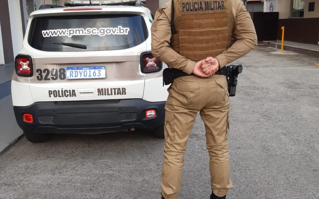 Polícia Militar recaptura foragido durante patrulha no bairro Ressacada, em Itajaí