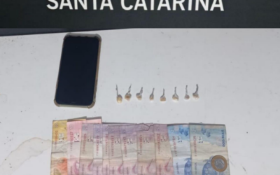 Operação em Cordeiros apreende drogas e identifica esquema de comercialização em Itajaí