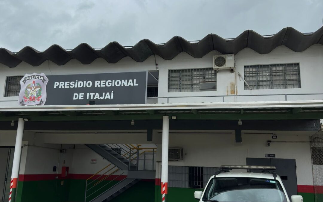 Foragido da justiça é preso pela Polícia Militar em Itajaí após denúncias
