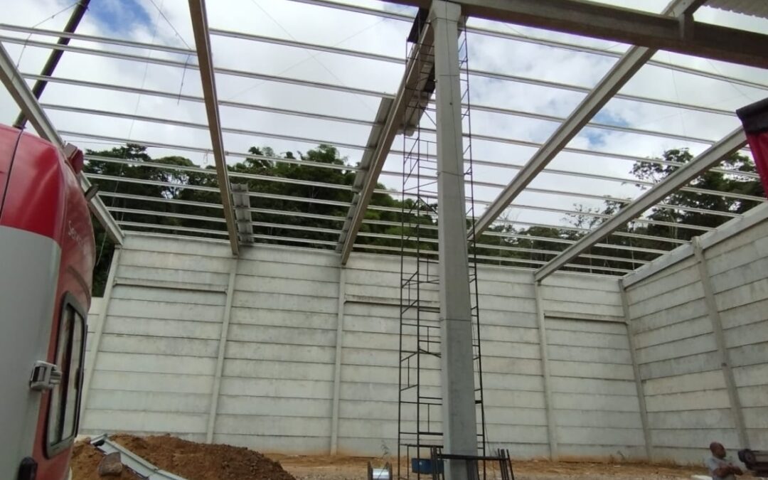 Homem sofre queda de 20 metros em galpão em construção e é socorrido em Navegantes