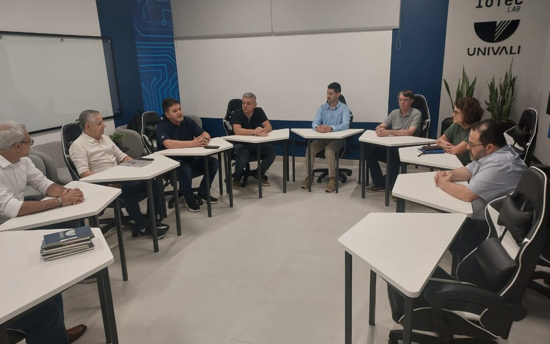Semasa e Univali estudam parceria para melhorar abastecimento de água em Itajaí