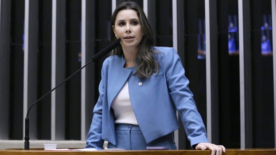 Carol De Toni assume liderança da oposição a Lula na Câmara dos Deputados