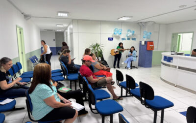 Itajaí antecipou o Dia Mundial da Voz com música e conscientização no CIS; ação educativa envolveu pacientes e profissionais da saúde com dicas importantes de cuidado vocal
