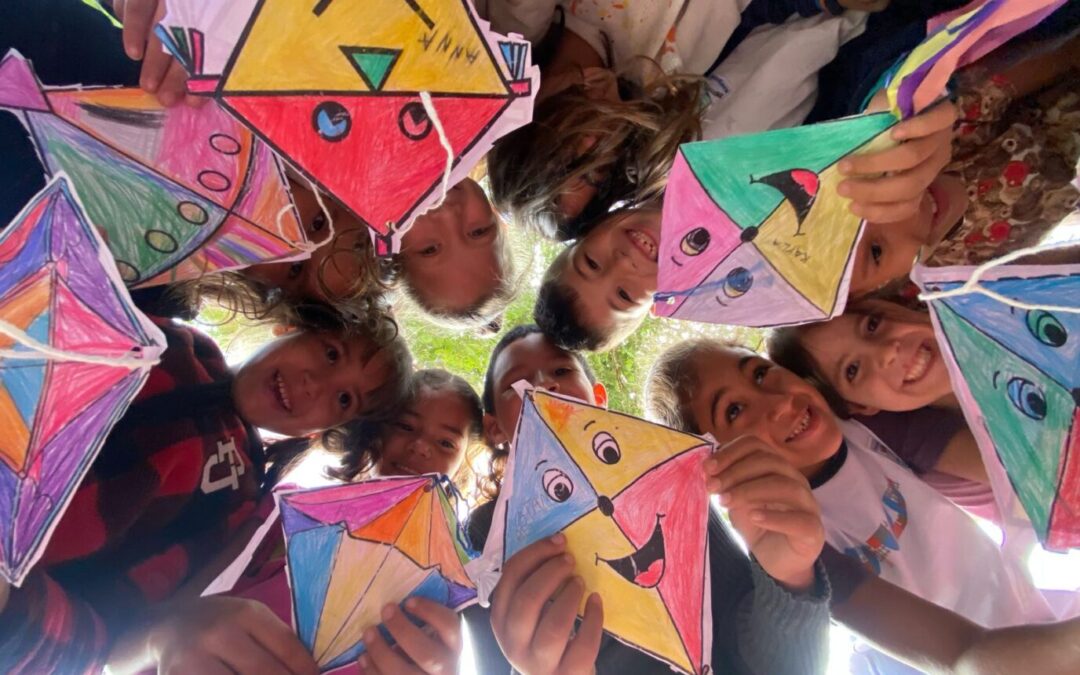 Após morte trágica, escolas de Navegantes promovem oficinas e palestras sobre uso seguro de pipas