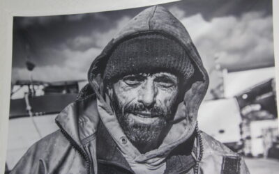 Exposição “Raízes” emociona Navegantes ao retratar pescadores do Brasil e Portugal