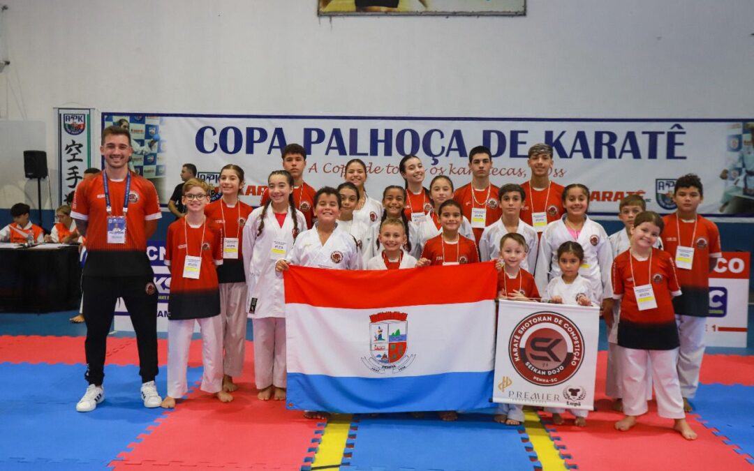 Atletas de Penha conquistam 18 medalhas na Copa Palhoça de Karatê