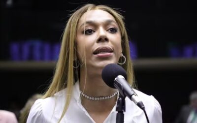 Deputada Erika Hilton cancela viagem após visto americano apontar sexo masculino e responsabiliza governo Trump