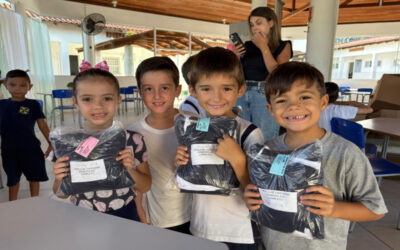 Uniformes de inverno chegam às escolas: prefeitura de Itajaí conclui entrega nesta semana