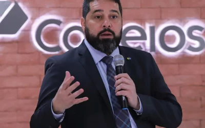 Presidente dos Correios sobe salário em 14% em meio a prejuízo bilionário da estatal