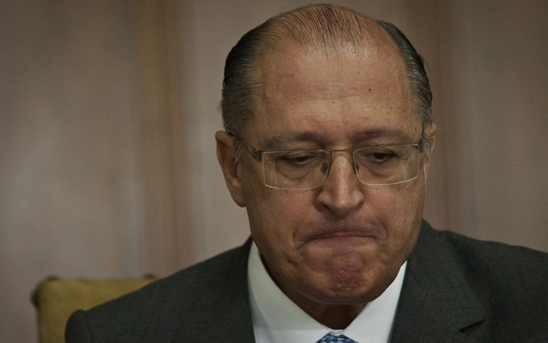 Alckmin é internado às pressas com fortes dores; saiba o que aconteceu com o vice-presidente da República