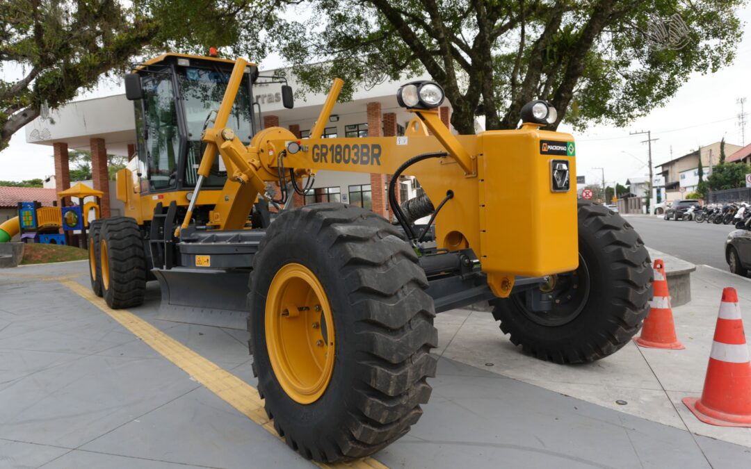 Balneário Piçarras recebe novo equipamento agrícola do Governo do Estado