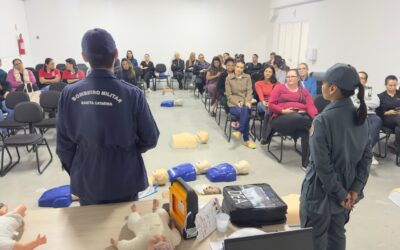 Corpo de Bombeiros Militar capacita Saúde de Penha sobre atendimento de parada cardiorrespiratória