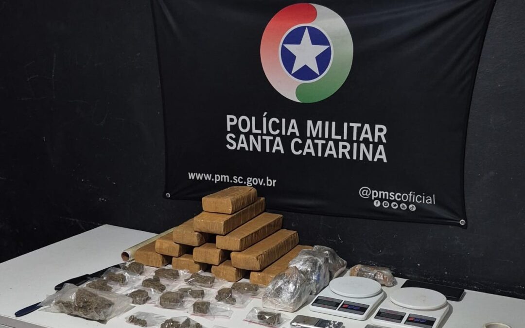 Ação rápida da PM termina com três presos e grande apreensão de drogas em Itajaí e Balneário Camboriú