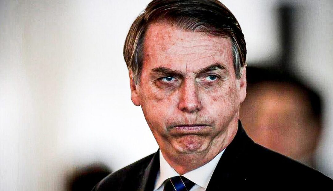Bolsonaro passa mal em Goiás e interrompe agenda para retornar a Brasília