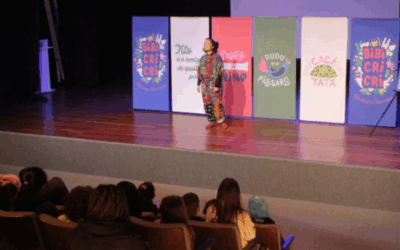 Teatro encanta crianças e ações educativas ganham força no ‘Julho Dourado’ em Navegantes