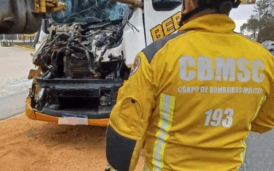 Acidente entre caminhões na BR-280 deixa um ferido em Araquari