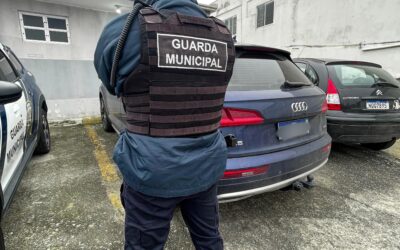 GMI apreende veículo de luxo com mandado de busca e apreensão em Itajaí