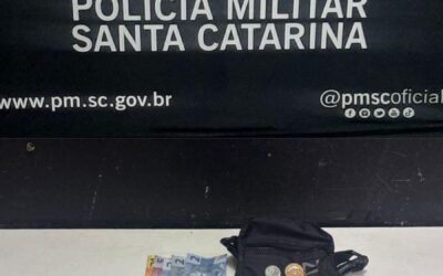 Adolescente de 15 anos é flagrado com drogas ao sair da comunidade Nossa Senhora das Graças em veículo de aplicativo