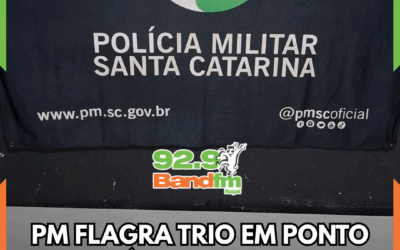PM flagra trio em ponto de tráfico e apreende drogas em Itajaí