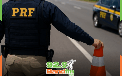 Acidente com quatro carros bloqueia saída da BR-101 e causa longo congestionamento