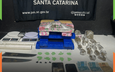 Operação policial desarticula esquema de tráfico e apreende mais de 10 kg de drogas em Itajaí