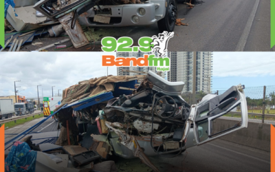 ATUALIZAÇÃO: Colisão entre caminhões na BR-101 deixa motorista ferido em Barra Velha