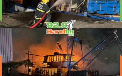 Incêndio destrói embarcação atracada em píer de Navegantes durante a madrugada