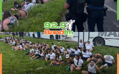 Ônibus com torcida organizada do Figueirense é interceptado em Itapema após denúncia de baderna