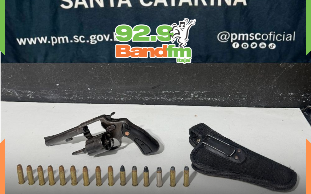 Discussão em veículo leva PM a apreender arma irregular e deter suspeito em Itajaí