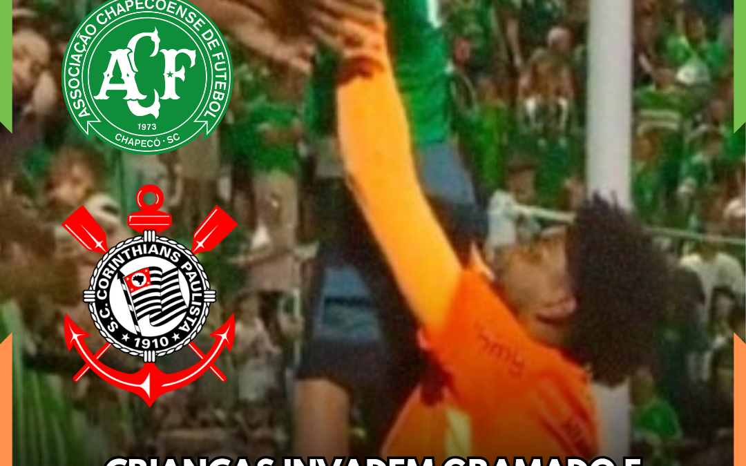 Crianças invadem gramado e goleiro Hugo Souza recebe os pequenos com gesto de carinho em partida entre Chape e Timão