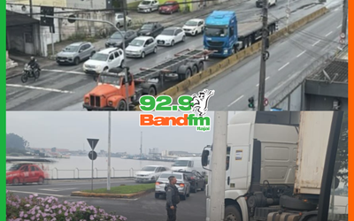 APÓS RECLAMAÇÕES, SISTEMA DA JBS TERMINAIS VOLTA À NORMALIDADE E FILAS DE CAMINHÕES SÃO ELIMINADAS NA REINALDO SCHMITHAUSE, EM ITAJAÍ