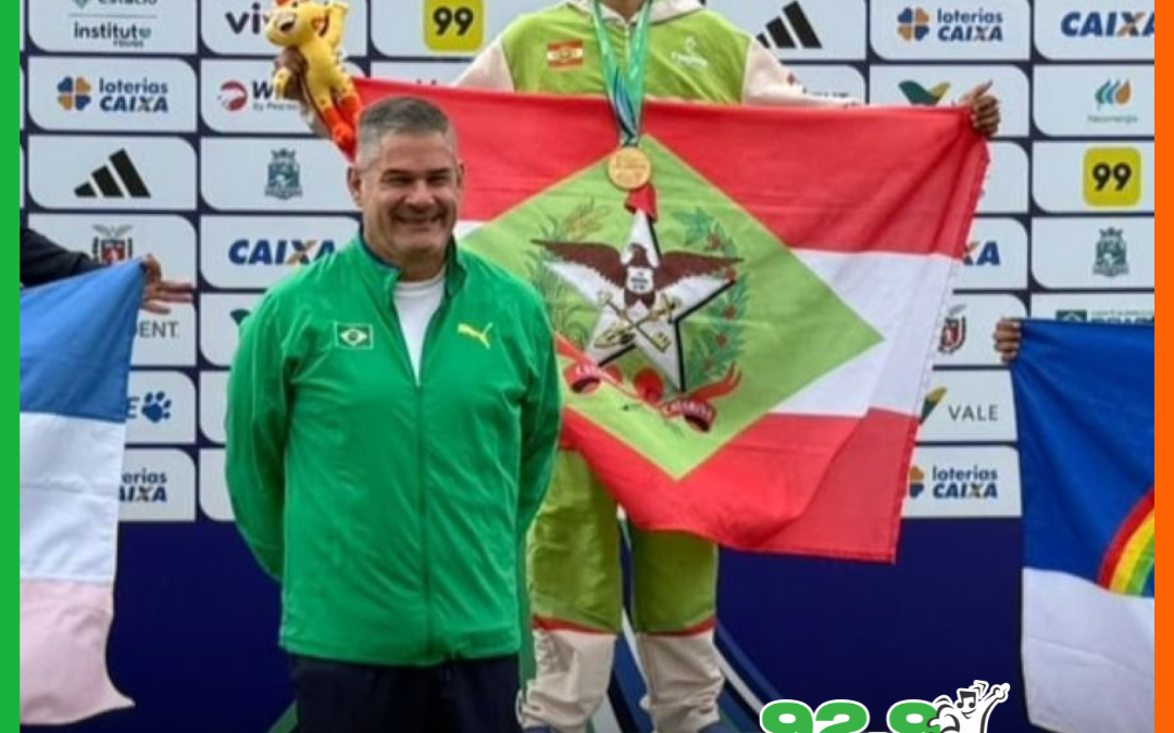 OURO, RECORDE NACIONAL E ORGULHO PARA ITAJAÍ: MATEUS RIBEIRO BRILHA NA MARCHA ATLÉTICA